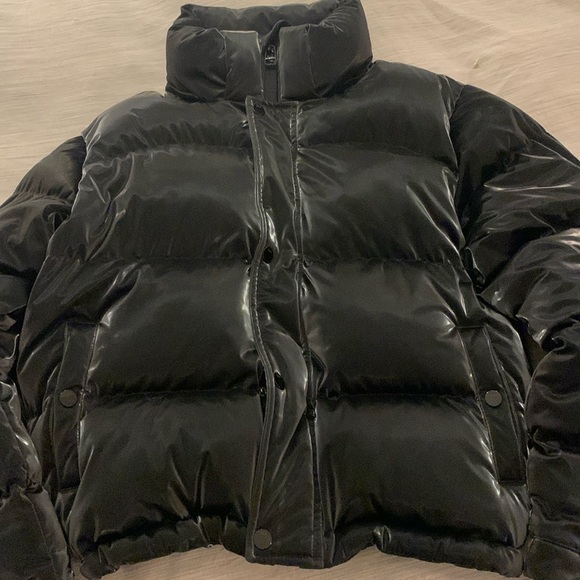 Brand New Aritiza Super Pufff Shorty Size Small - Picture 1 of 4